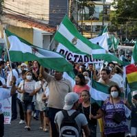 Se abren bloqueos en Santa Cruz y convocan a cabildo por gobernador boliviano preso