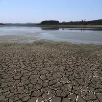 Crisis hídrica: gobierno anuncia proyecto de ley que facultaría al Estado construir plantas desalinizadoras en el país 