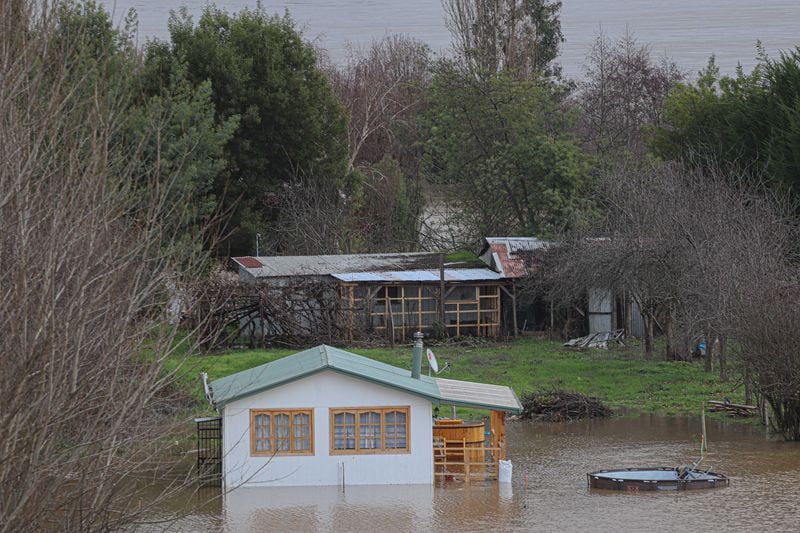 Inundaciones en sector Nueva República, 18 de Septiembre y San Onofre, tras desborde el río Biobío, en la comuna de Hualqui.