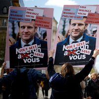 Macron promulga polémica ley de pensiones mientras sindicatos advierten que seguirán movilizaciones