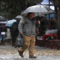 Vuelve la lluvia: emiten alerta temprana preventiva para 10 comunas de la RM, tres de Valparaíso y dos regiones
