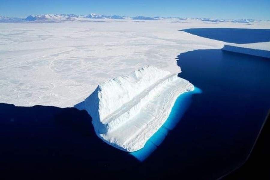 iceberg-900x599