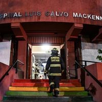 Tras incendio en hospital Calvo Mackenna 21 niños fueron trasladados a otros recintos y las cirugías se encuentran suspendidas  