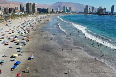 Más de la mitad de los chilenos no se tomará vacaciones este verano