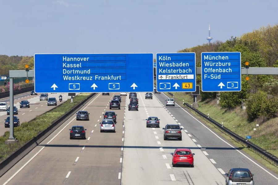 Alemania rechaza idea de imponer límites de velocidad en