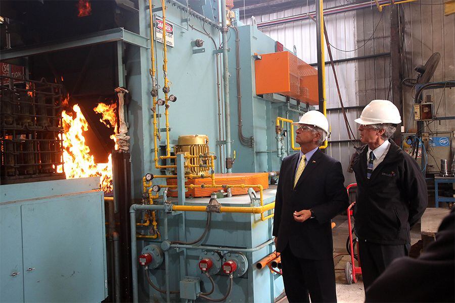 El ministro de Hacienda visita la empresa Drillco