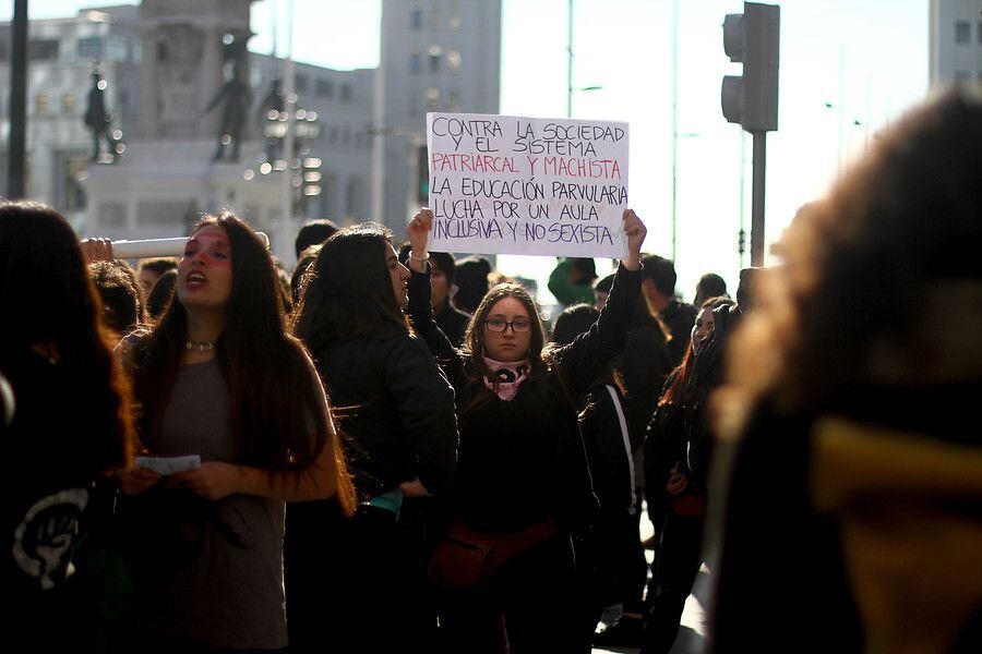 Marcha feminista velatón