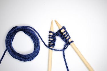 Cómo empezar a tejer: consejos y productos para iniciarse en el tricotaje