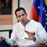 “No puede relativizar a una dictadura”: el mensaje a Boric del líder opositor venezolano Juan Guaidó tras muerte de exmilitar