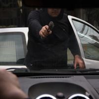 El aumento de los robos violentos de vehículos en la RM que llevó al gobierno a actualizar el Plan Antiencerronas