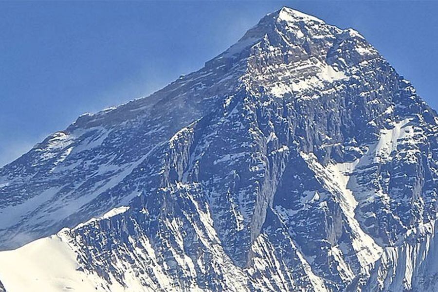 Nepal volverá a medir la altura del Everest  La Tercera