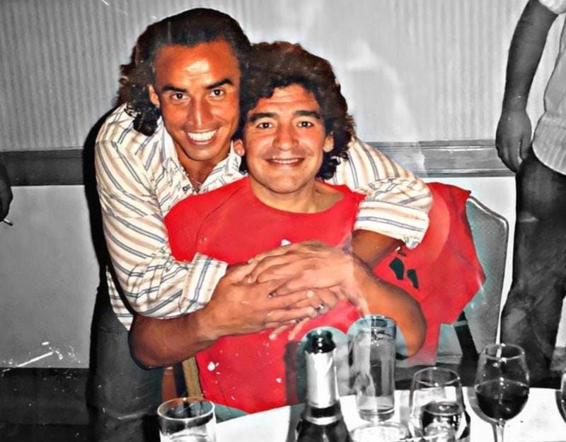 Fabián Estay y Diego Maradona.