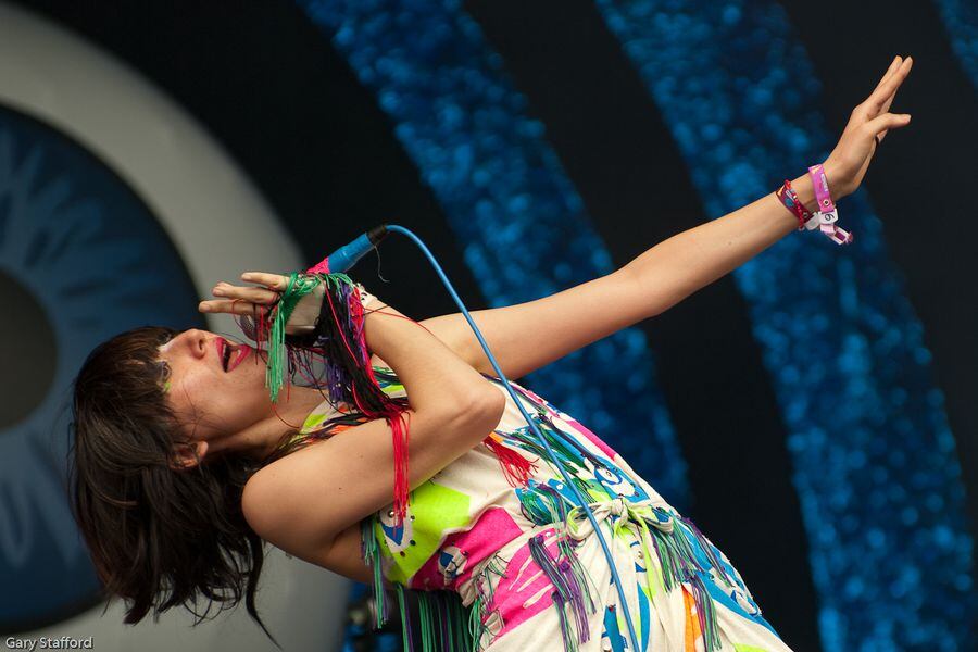 La frontwoman de los 2000 Karen O La Tercera