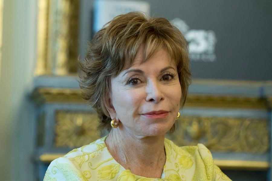 Isabel Allende present her book 'Mas alla del invierno'