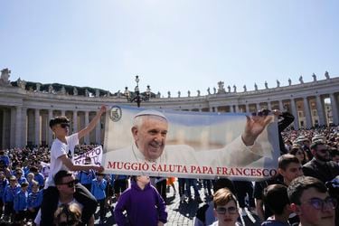Los desafíos para el Papa Francisco en su décimo aniversario de pontificado: los conservadores se enfrentan a la era post Benedicto