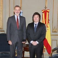 En medio de tensiones diplomáticas entre España y Argentina: Javier Milei coincide con Felipe VI en El Salvador