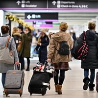 MOP proyecta que más de 260 mil personas viajarán en avión durante fin de semana largo de Semana Santa
