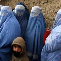 EE.UU. pide a los talibanes revertir políticas represivas contra derechos de las mujeres