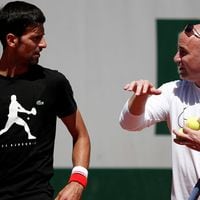 Roland Garros: Djokovic entrena por primera vez con Agassi