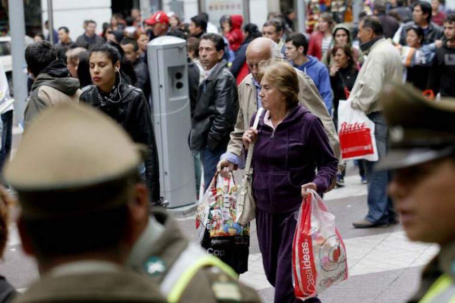 gente-paseo-ahumada-personas-1023x573