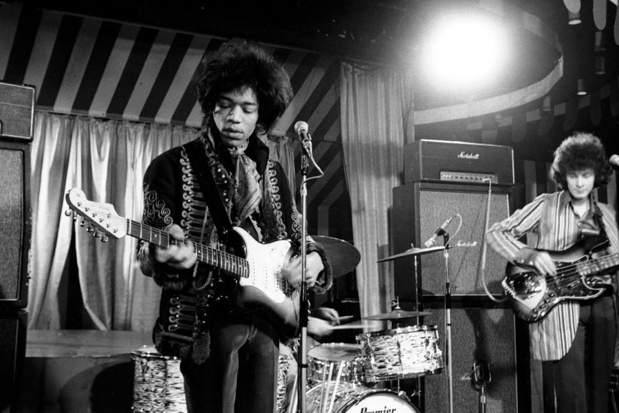 Jimi-Hendrix-performing-1967 (1)