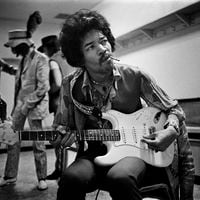 Jimi Hendrix: una línea del tiempo con sus guitarras eléctricas