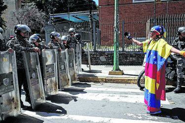Dispersan en Caracas una manifestación en "tributo" a policía sublevado