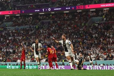 Nunca hay que dar por muerto a Alemania: le saca un punto a España en el mejor partido del Mundial