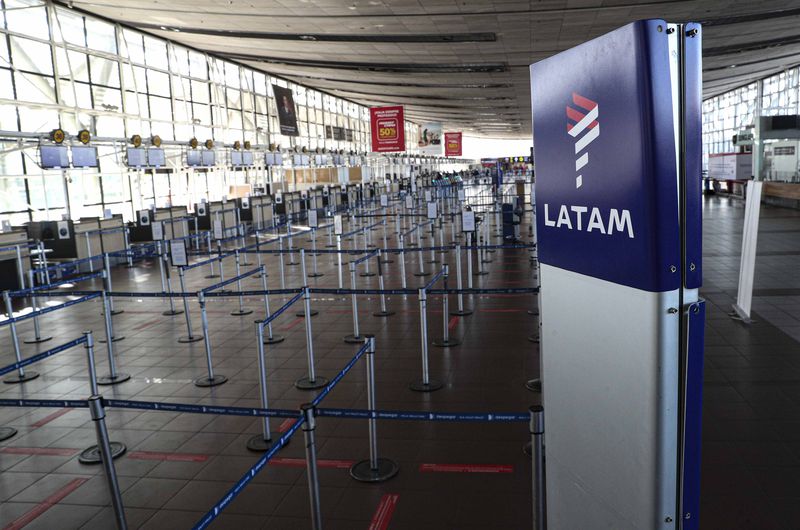 Justicia suspende demanda colectiva de Conadecus contra Latam Airlines por cancelación de vuelos