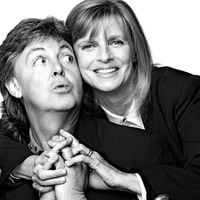 McCartney, el empujón de los Beatles y el triste adiós a Linda: la historia de Flaming Pie