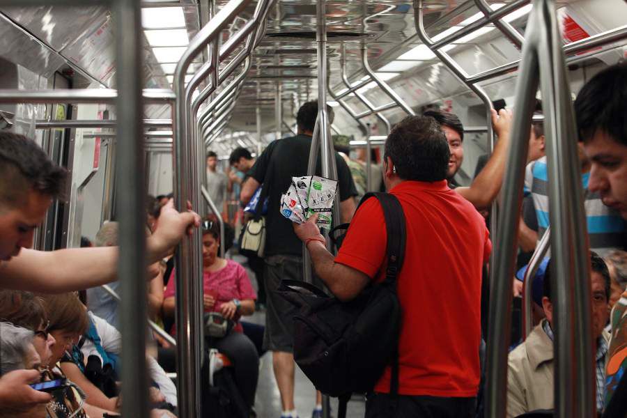 Vendedor Ambulantes Metro linea 4342