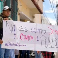 El polémico fiscal que inhabilitó al partido del candidato presidencial guatemalteco que sorprendió con paso al balotaje