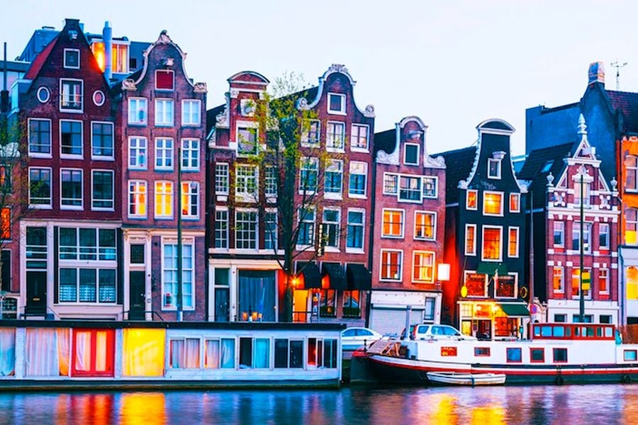 Amsterdam La Ciudad Que Quiere Frenar El Turismo La Tercera