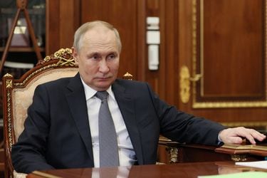 Acusan a Putin de enviar un doble a su viaje relámpago a Ucrania