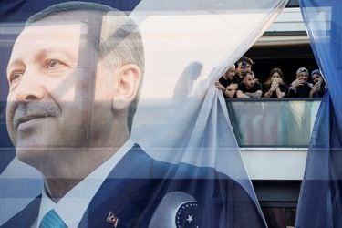 Erdogan, el “sultán” que busca extender sus 20 años en el poder