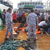 Siete muertos y 120 pasajeros rescatados en incendio de transbordador en Filipinas