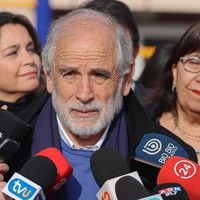 “No voy a renunciar”: Montes descarta dimisión y asegura que no tiene “fundamentos” para remover a seremis tras informe de Contraloría  