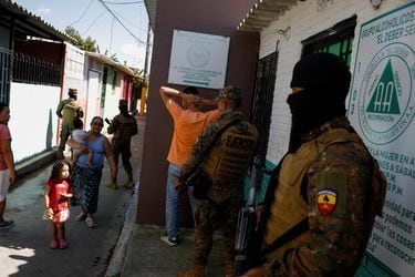 Soyapango, el municipio salvadoreño cercado con 10 mil soldados y policías para capturar a pandilleros