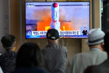 Corea del Norte fracasa en intento de poner en órbita primer satélite militar espía