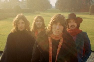 Pink Floyd (1969 Kew Gardens) (1)