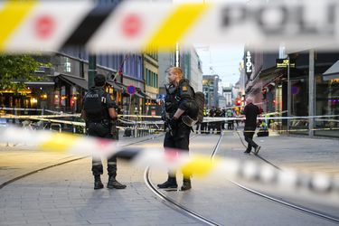 Dos muertos y varios heridos en tiroteo en un pub de Oslo