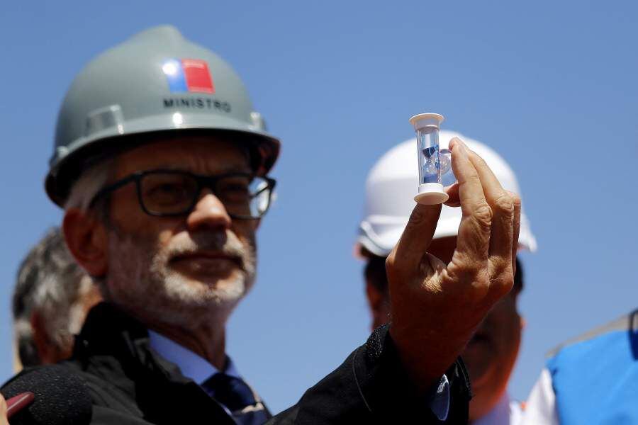 Autoridades visitan construccion de mega estanques de agua potable de Aguas Andinas en Pirque