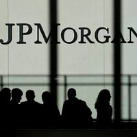 JPMorgan multado con casi US$350 millones por informes comerciales inadecuados