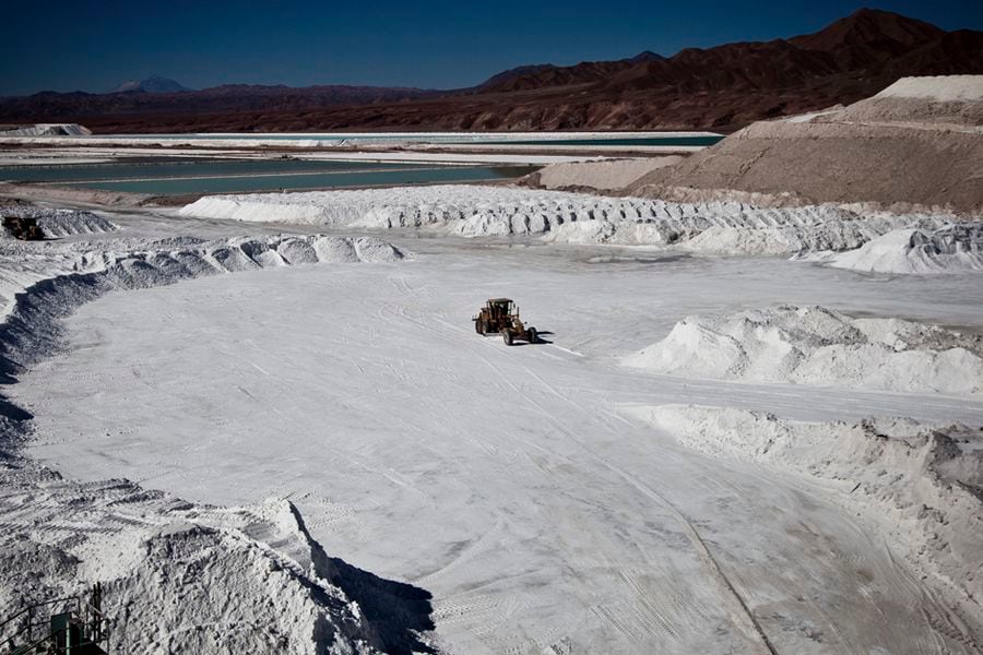 Wall Street lithium surge turns against experts