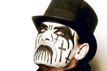 king_diamond_face_hat_image_makeup_1-39481430