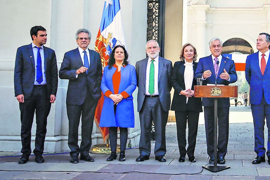 Imagen SEBASTIÁN PIÑERA, DA PUNTO DE PRENSA (43936129)