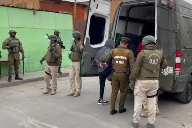 Allanamiento simultáneo de 18 casas en Antofagasta termina con 20 detenidos