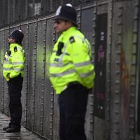 Policía británica investiga presunta red chilenos dedicada a robar casas en Londres
