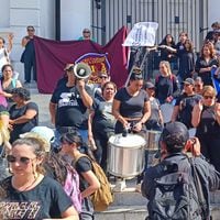 Colegio de Profesores aborda despido masivo de docentes en Ñuñoa y acusa “represalia política”