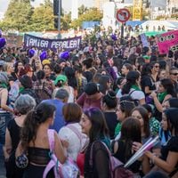 8M: Carabineros cifra en 45 mil asistentes en marcha conmemorativa por Día de la Mujer en el centro de Santiago